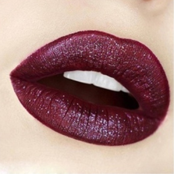 Other - 💜Phoera Matte to Glitter Liquid Lipstick💜